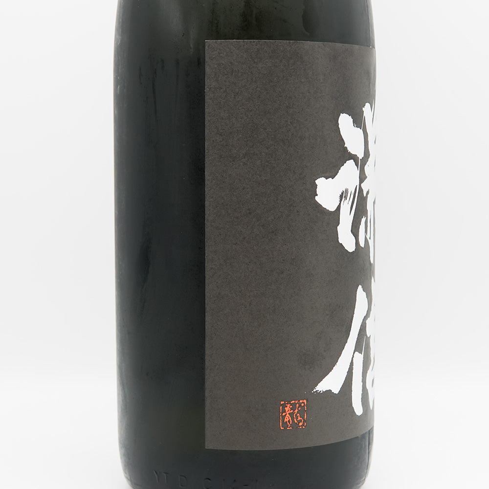 謙信(けんしん) 純米吟醸 愛山 生酒のラベル左側面