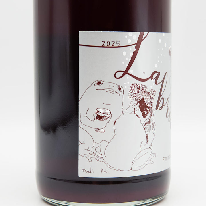 NAGOMI VINEYARDS(ナゴミ・ヴィンヤーズ) Labruscaラブルスカ FRIZZANTE 2025のラベル左側面
